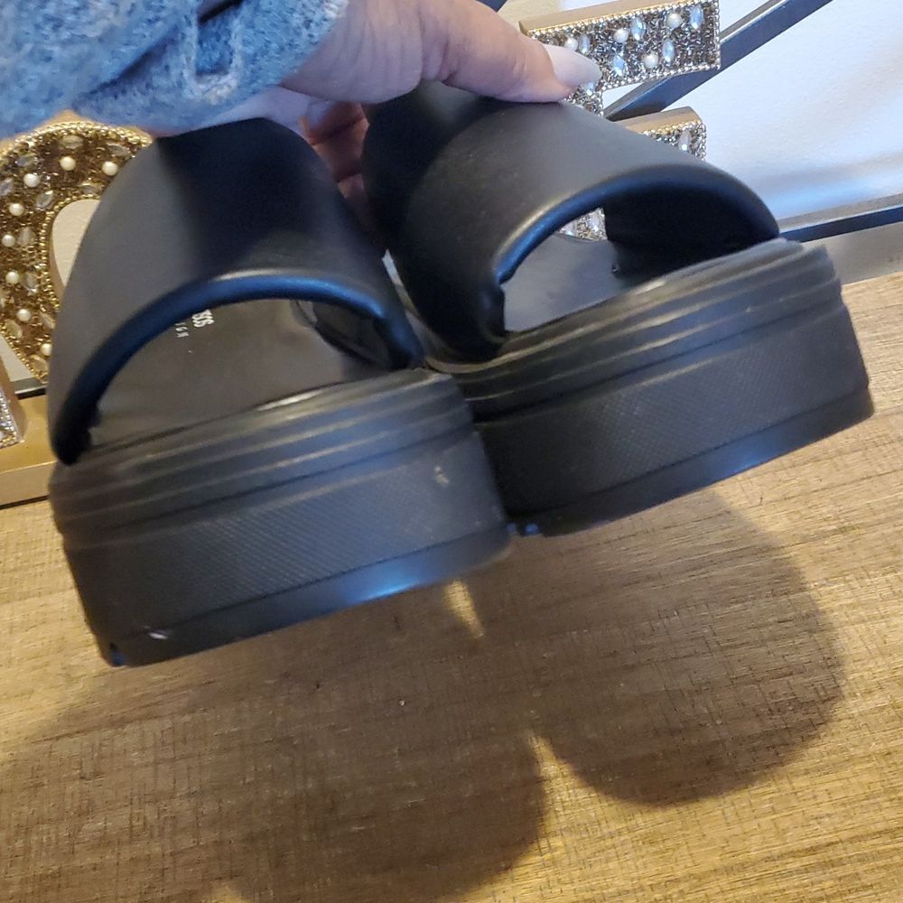 ASOS Women's Y2K Style Chunky Black Comfy Lug Sole Slip On Slide Sandals Sz 7/38 - Picture 6 of 10